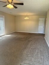 3905 Emerald Leaf Ct in Louisville, KY - Building Photo - Building Photo
