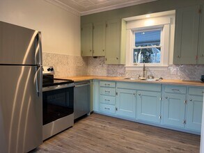 131 George St, Unit 1 in Pittsfield, ME - Building Photo - Building Photo