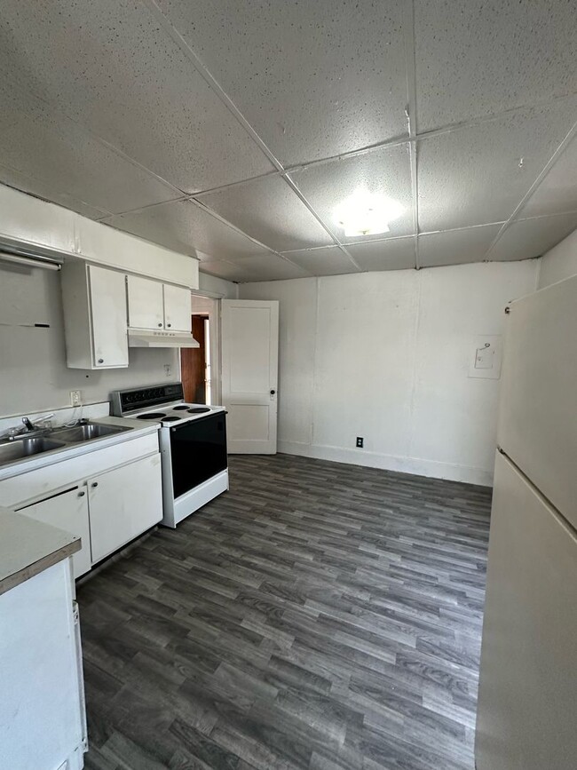 property at 417 Middlebury St