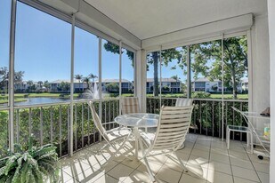 5233 Lake Catalina Dr N in Boca Raton, FL - Building Photo
