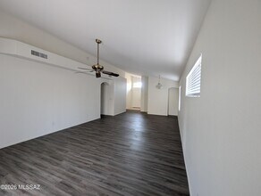 7254 W Maple Ridge Dr in Tucson, AZ - Building Photo - Building Photo
