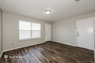 12717 Hilltop Dr in Balch Springs, TX - Building Photo - Building Photo