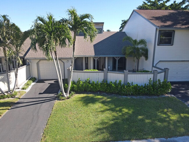 13403 Bedford Mews Ct in Wellington, FL - Building Photo - Building Photo