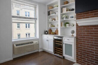 222 Grand St in Hoboken, NJ - Building Photo - Building Photo