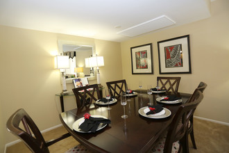 Howard Hills Townhomes in Savage, MD - Building Photo - Interior Photo