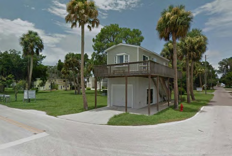 The Villas at Hudson Springs in Hudson, FL - Foto de edificio