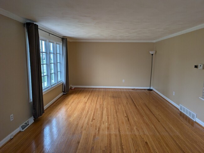 43 Fairelm Ln in Cheektowaga, NY - Building Photo - Building Photo