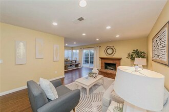 2410 Plaza De Vista in Fullerton, CA - Building Photo - Building Photo