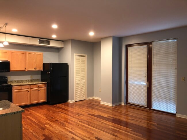11 W 2nd St, Unit 125 in Bethlehem, PA - Foto de edificio - Building Photo