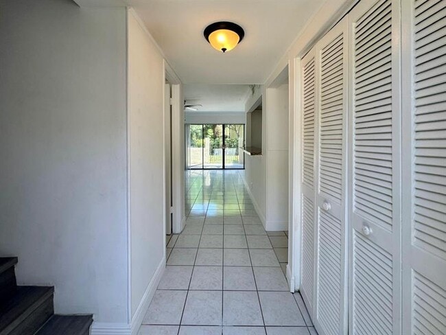 8801 W Sample Rd in Coral Springs, FL - Building Photo - Building Photo