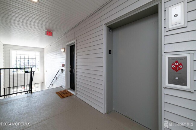 936 Vanderbergh Blvd in Monroe Township, NJ - Building Photo - Building Photo