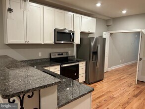 106 W Saratoga St in Baltimore, MD - Building Photo - Building Photo