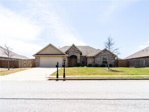 130 Cisterna Dr in Centerton, AR - Building Photo - Building Photo