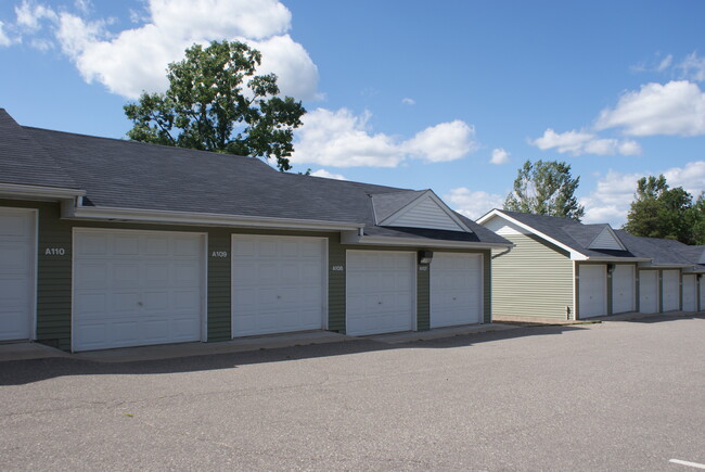 Kinler Square in Pine River, MN - Building Photo - Building Photo