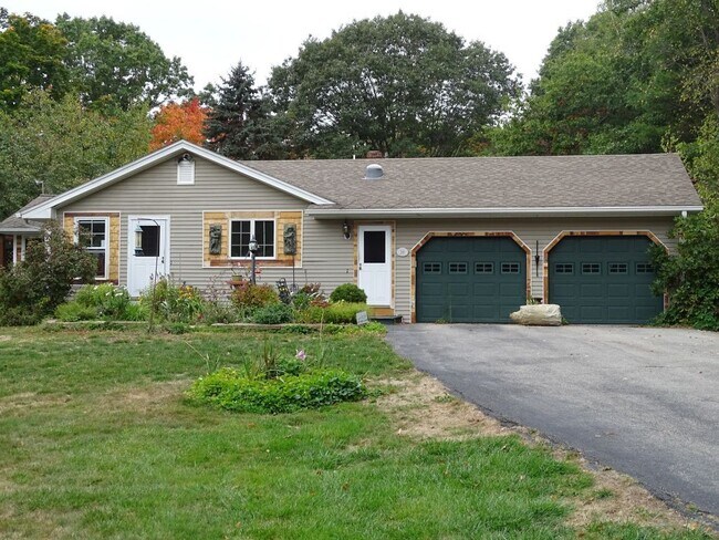 16 Willey Rd in Kennebunkport, ME - Building Photo - Building Photo