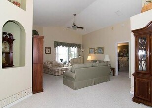 8649 Manassas Rd in Tampa, FL - Building Photo - Building Photo