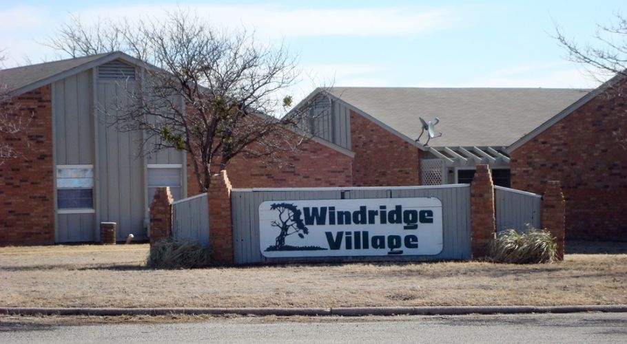 Western Crest Apartments in Snyder, TX - Building Photo