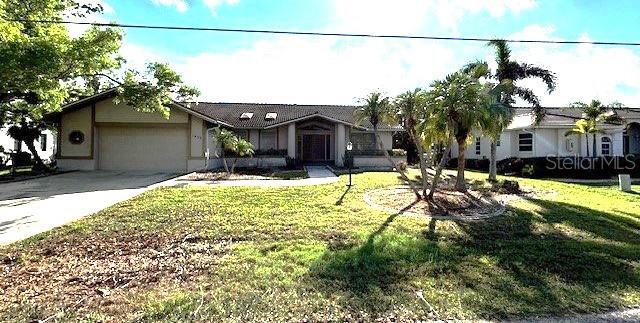 1633 Suzi St in Punta Gorda, FL - Foto de edificio