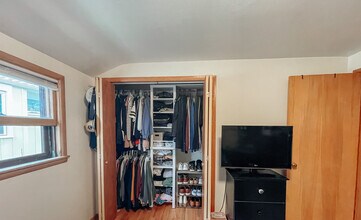 139 S 72nd St, Unit A in Milwaukee, WI - Building Photo - Building Photo