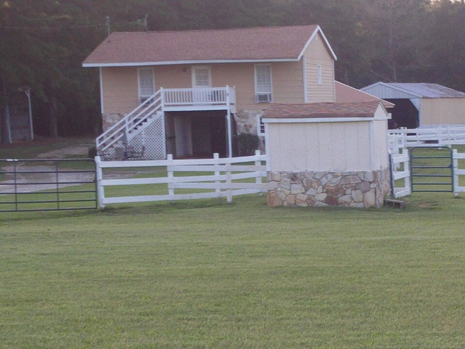 2015 Woodlawn Rd, Unit #1 in Covington, GA - Building Photo