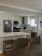 6867 N Overhill Ave, Unit 1C in Chicago, IL - Foto de edificio - Building Photo