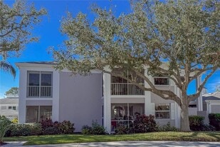 5697 Sheffield Greene Cir in Sarasota, FL - Building Photo