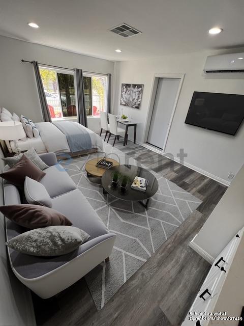 9121 Foster Rd in Downey, CA - Building Photo - Building Photo
