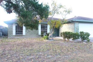 725 Orleans Dr in Corpus Christi, TX - Building Photo