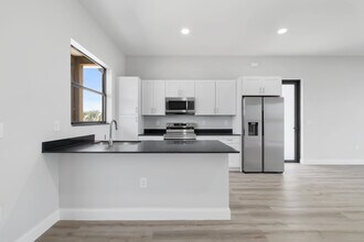 8014 Mangrove Cir in La Belle, FL - Building Photo - Building Photo