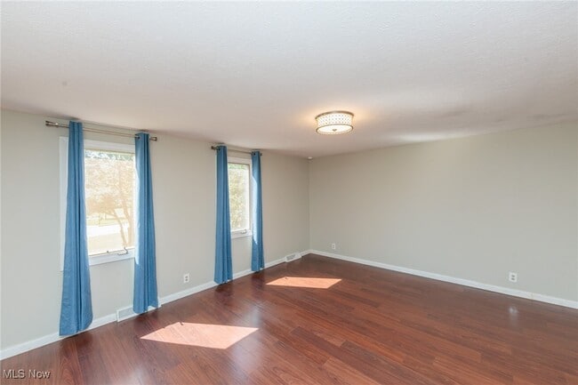 property at 25111 S Woodland Rd