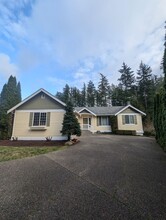 7330 McCormick Woods Dr SW in Port Orchard, WA - Building Photo - Building Photo