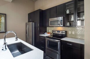 6400 Bertner Ave in Houston, TX - Building Photo