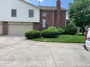 9165 Cinnebar Dr in Indianapolis, IN - Building Photo - Building Photo