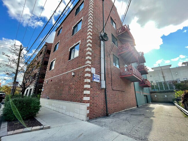 2007 W Churchill St in Chicago, IL - Building Photo - Building Photo