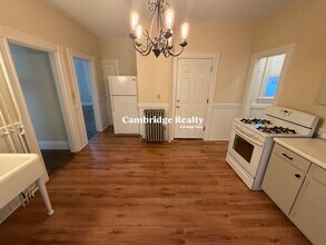 75 Aldie St, Unit 1 in Boston, MA - Foto de edificio - Building Photo