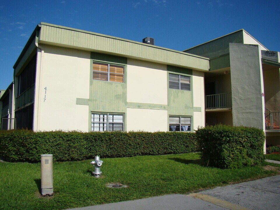 4117 NW 88th Ave in Coral Springs, FL - Building Photo
