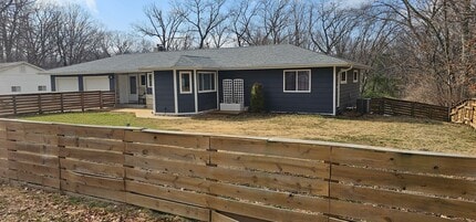 2513 Hillcrest Dr in High Ridge, MO - Building Photo - Building Photo