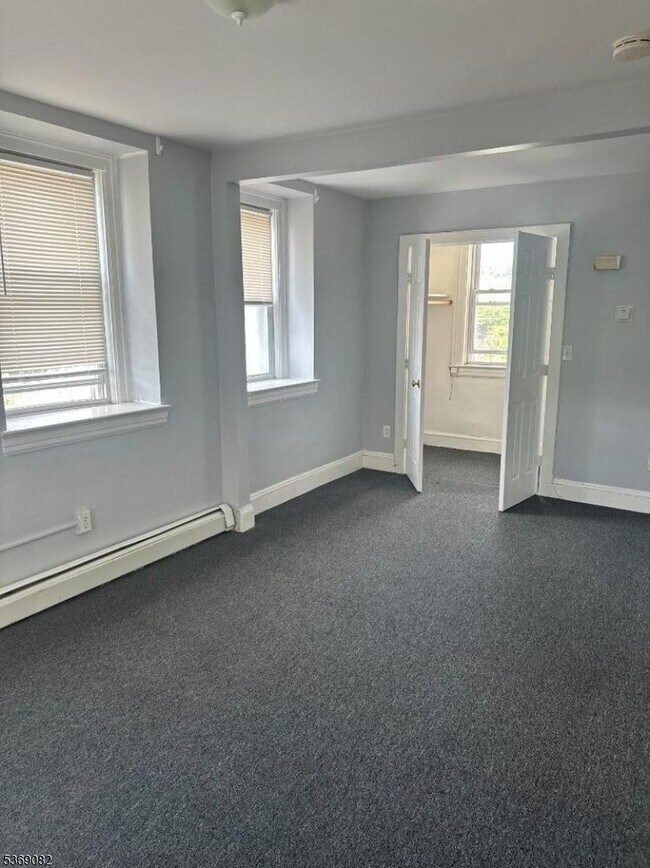 20 Charles St in Lodi, NJ - Building Photo - Building Photo