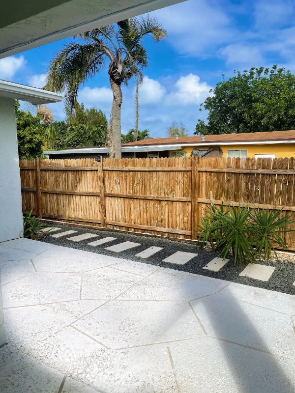 916 W Drew St in Lantana, FL - Building Photo - Building Photo