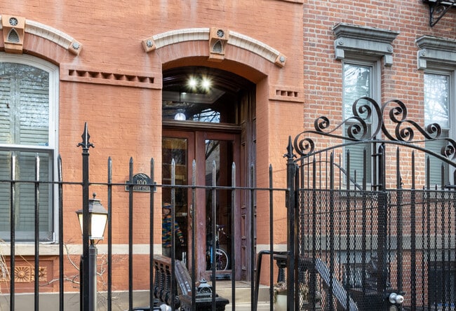 100 Bright St in Jersey City, NJ - Foto de edificio - Building Photo
