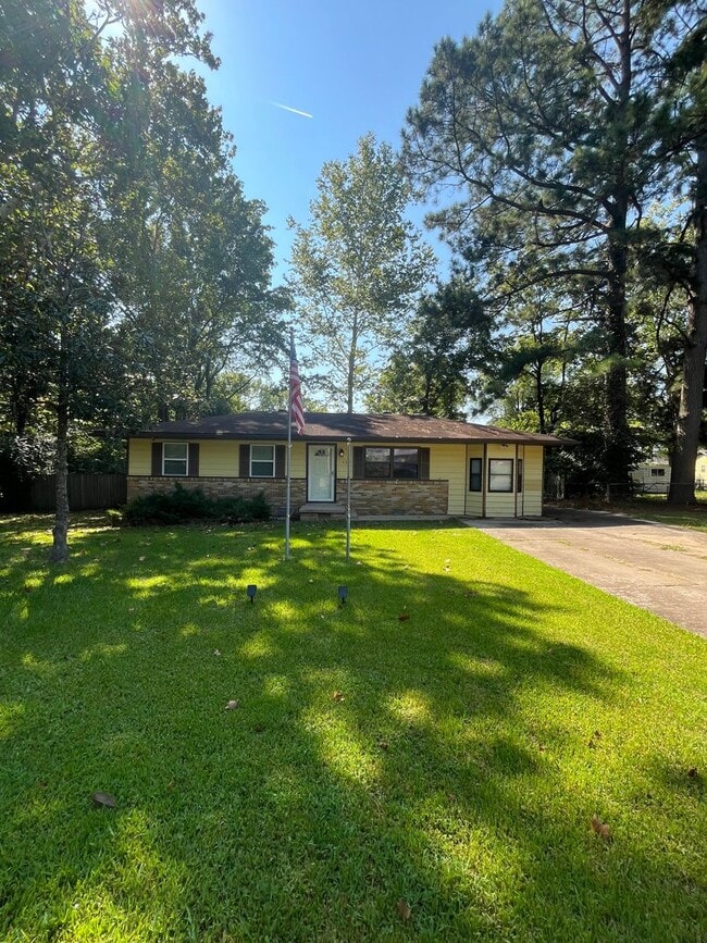 1423 Rebel Dr in Jacksonville, AR - Building Photo - Building Photo