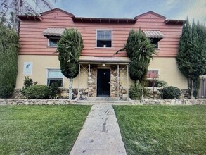 1976 CHESTNUT AVE in Long Beach, CA - Building Photo - Interior Photo