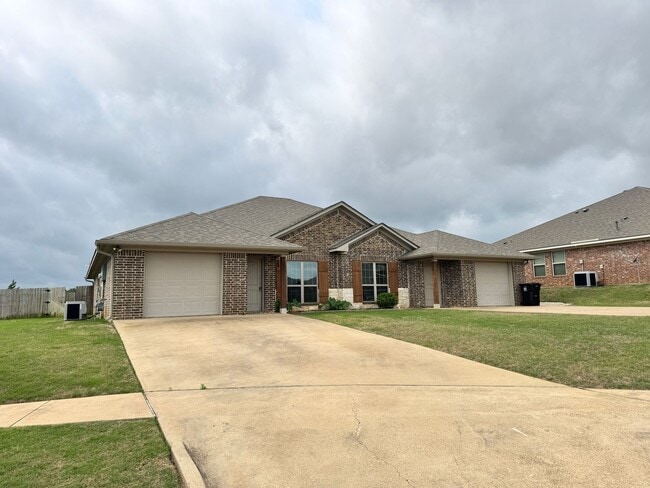 311 Princess Place in Tyler, TX - Foto de edificio - Building Photo