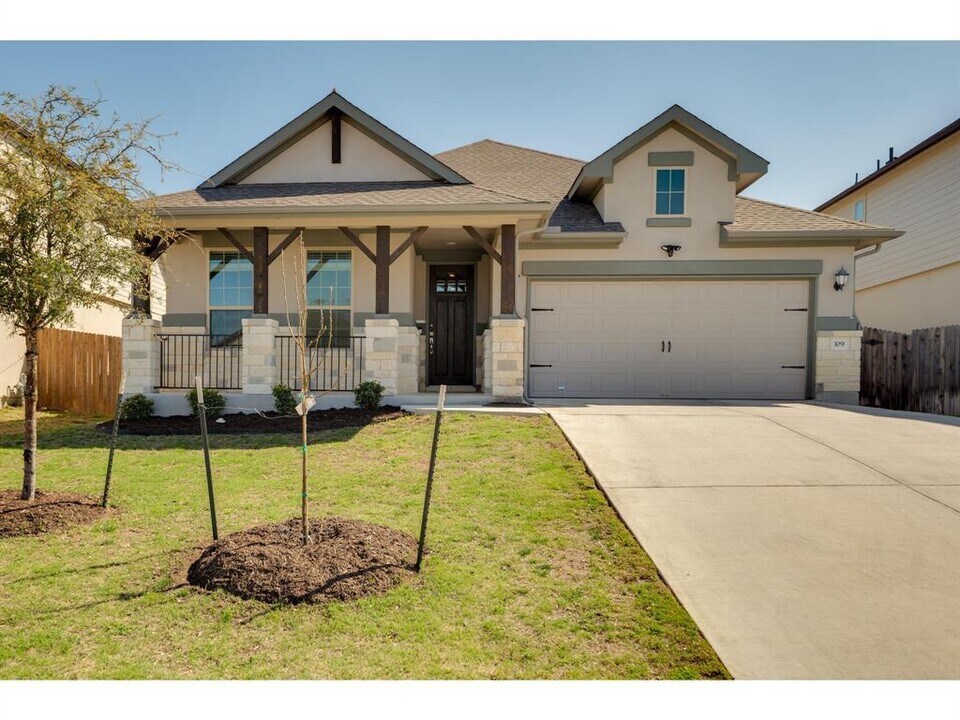 109 Stonewood Ln in Georgetown, TX - Building Photo