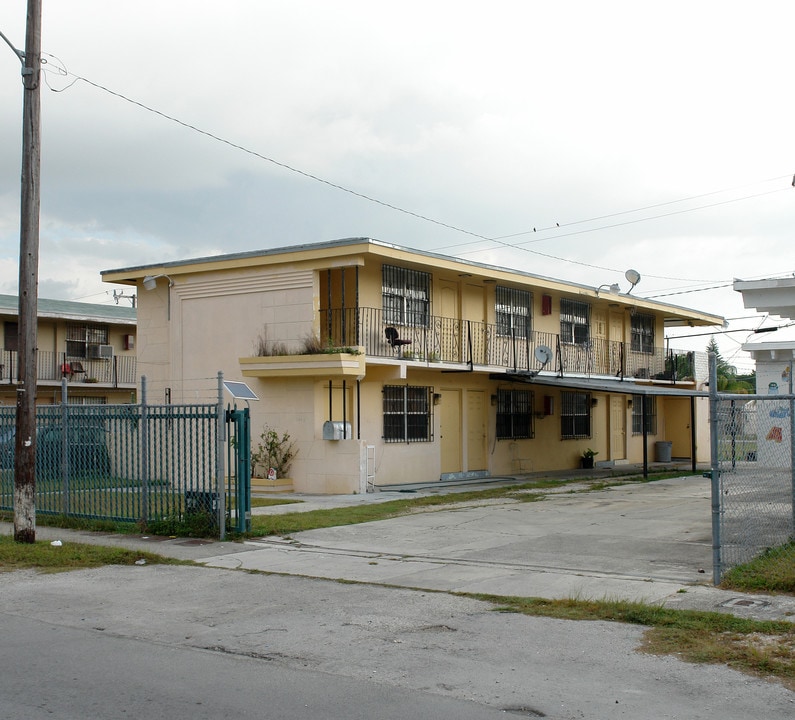 1445 NW 2nd Ave in Homestead, FL - Building Photo