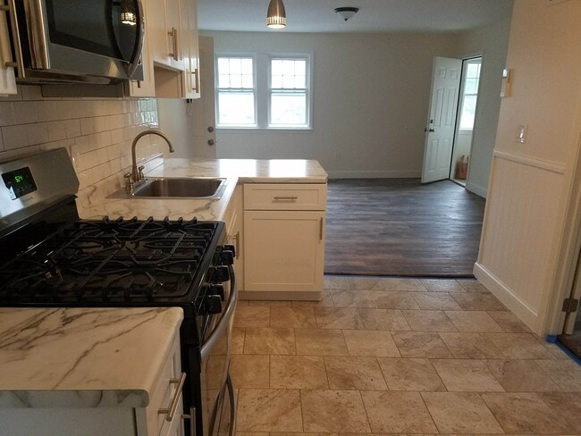 1 Main St, Unit 2 in Fairhaven, MA - Building Photo - Building Photo