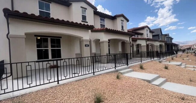 758 W Sunfire Ln in Saint George, UT - Foto de edificio - Building Photo