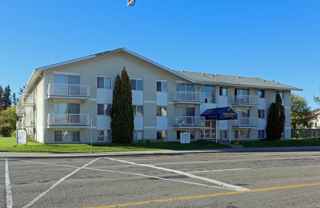 Avalon Apartments in Edmonton, AB - Building Photo - Building Photo