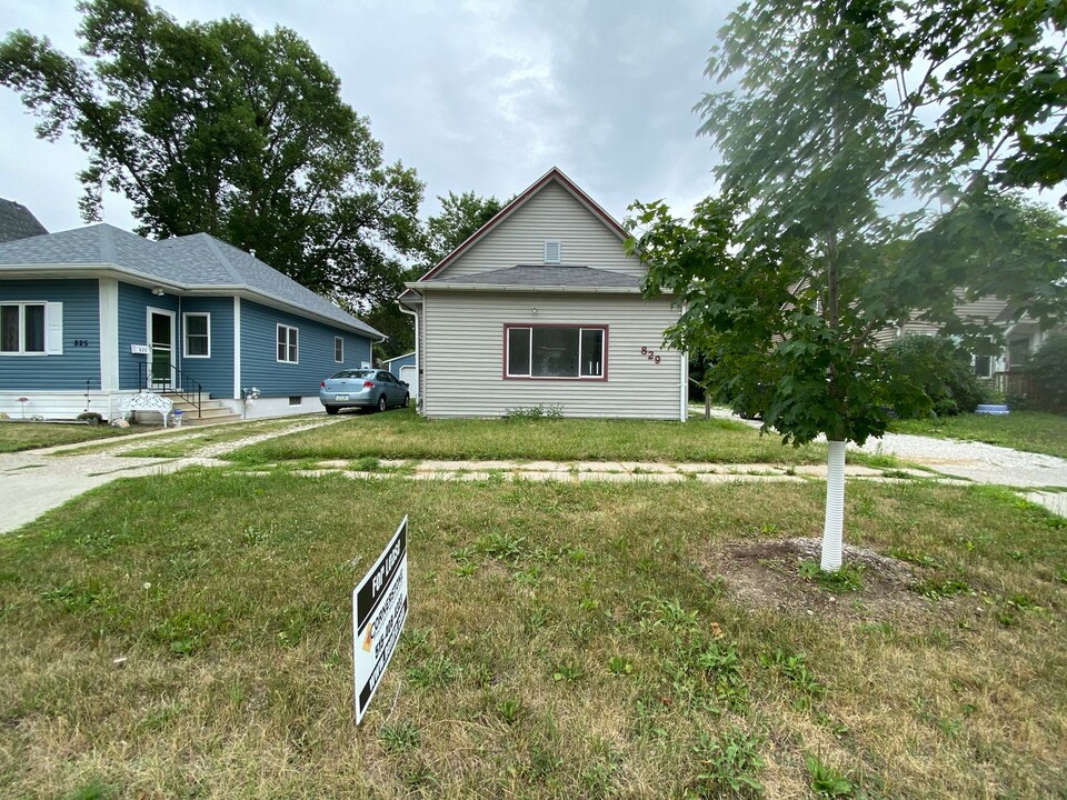 829 S 18th St in Fort Dodge, IA - Building Photo