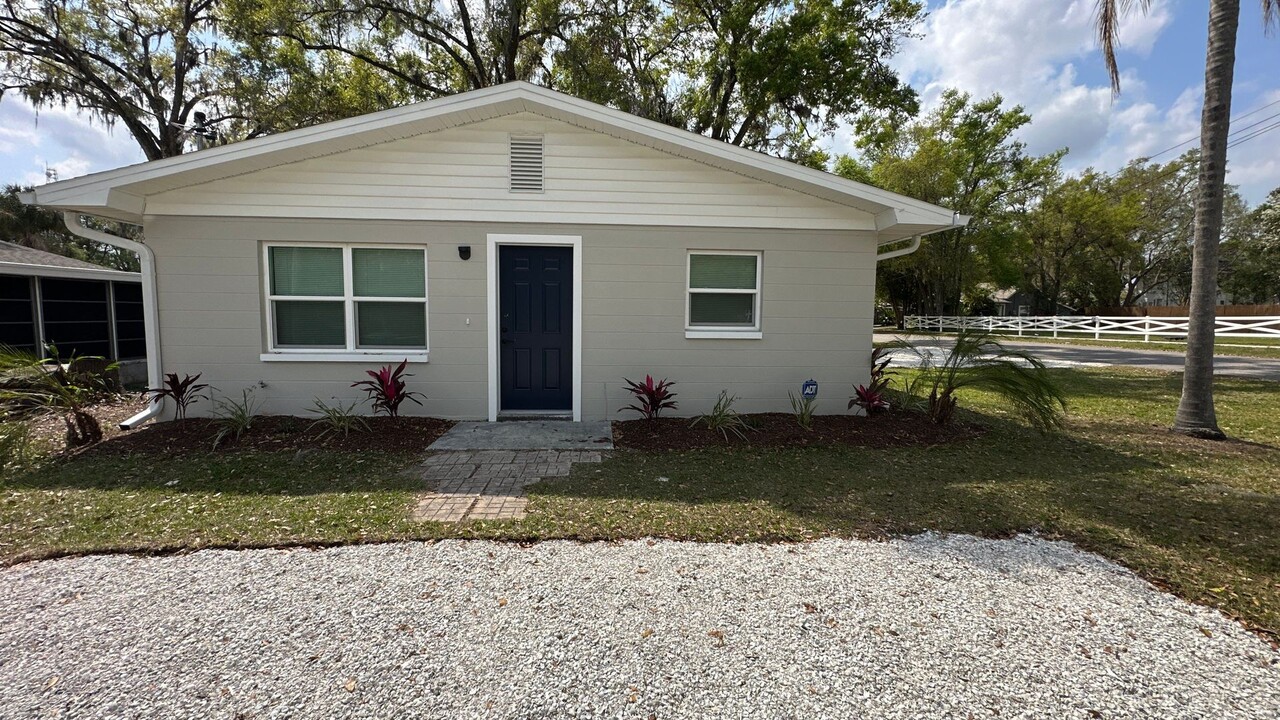 38620 2nd Ave in Zephyrhills, FL - Building Photo